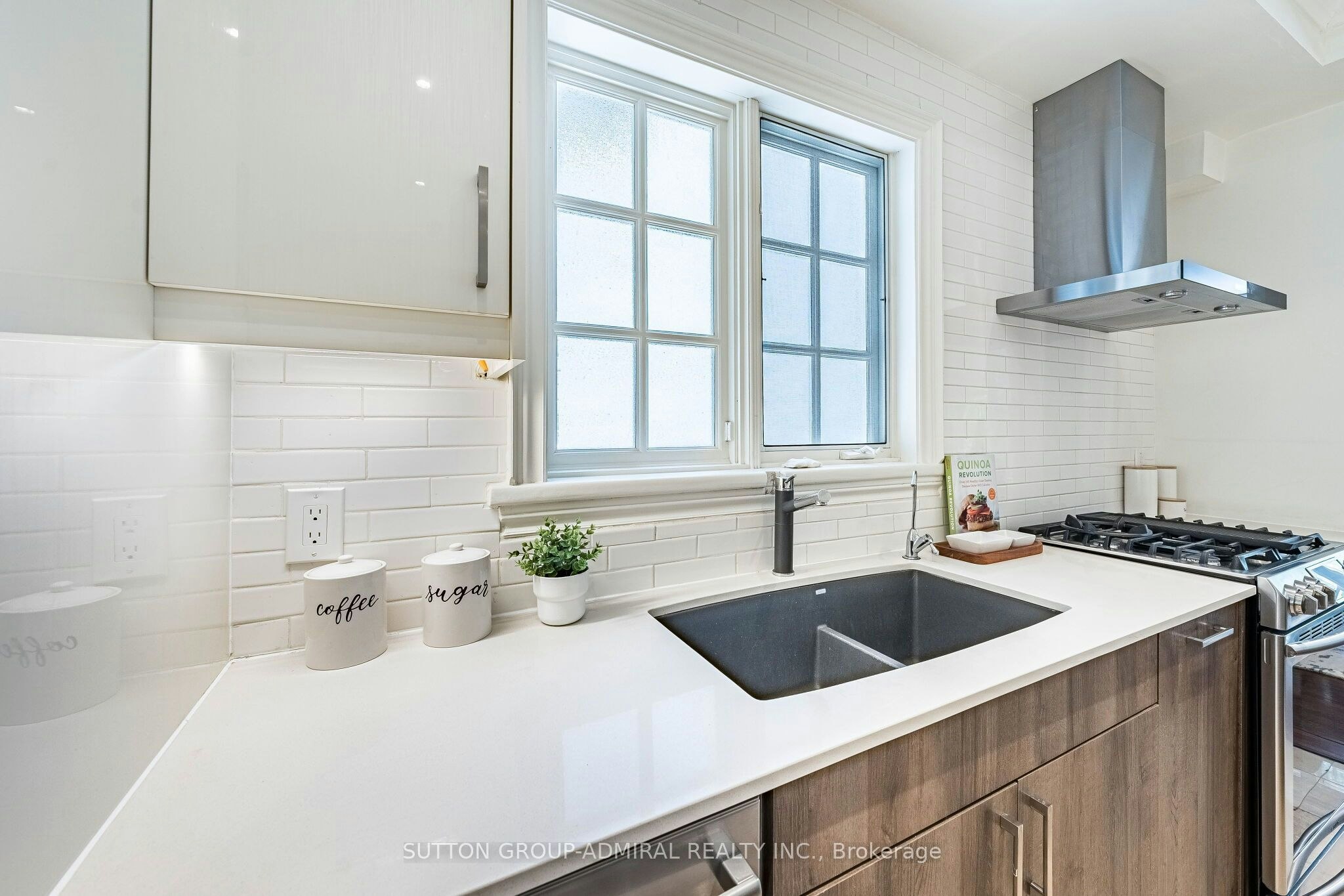 63 Highland Avenue, Toronto, ON, M4W 2A2 - 16