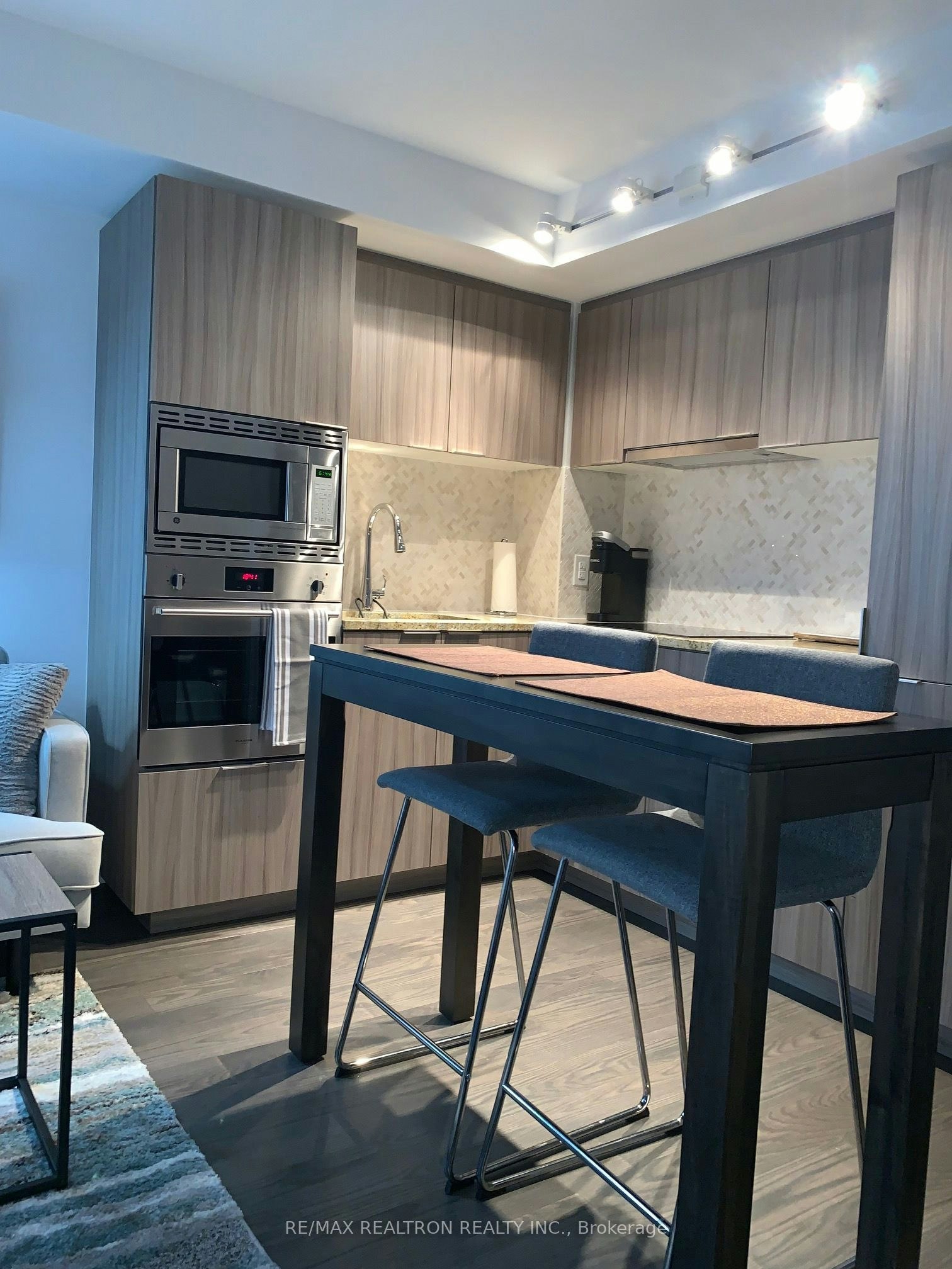 1805-955 Bay Street, Toronto, ON, M5S 0C6 - 4