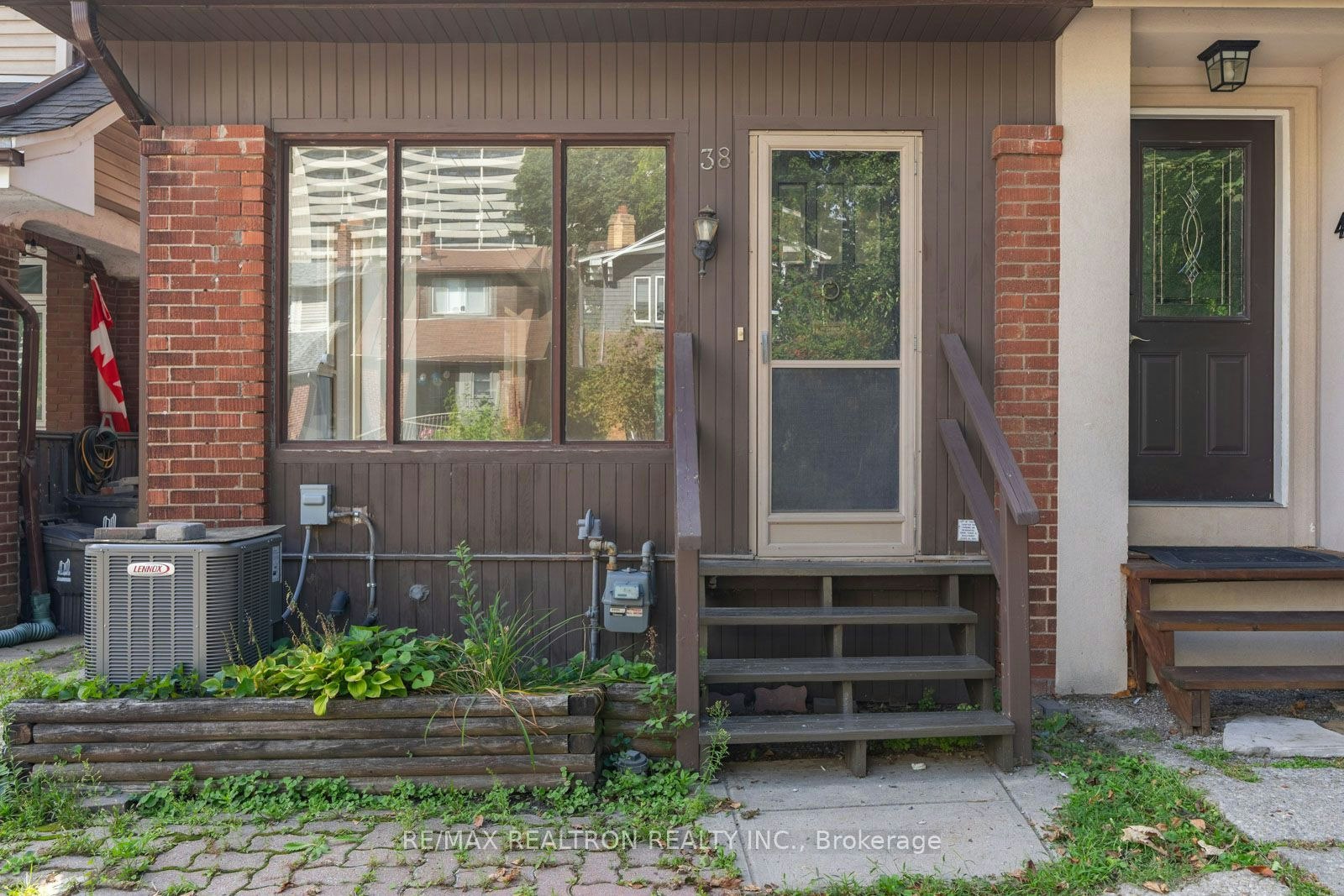 38 Henning Avenue, Toronto, ON, M4R 1X7 - 4