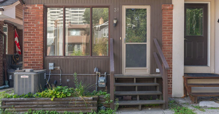 38 Henning Avenue, Toronto, ON, M4R 1X7 - 4