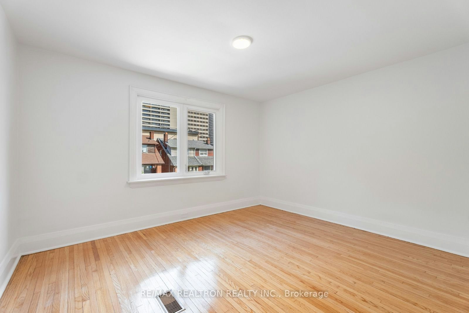 38 Henning Avenue, Toronto, ON, M4R 1X7 - 23