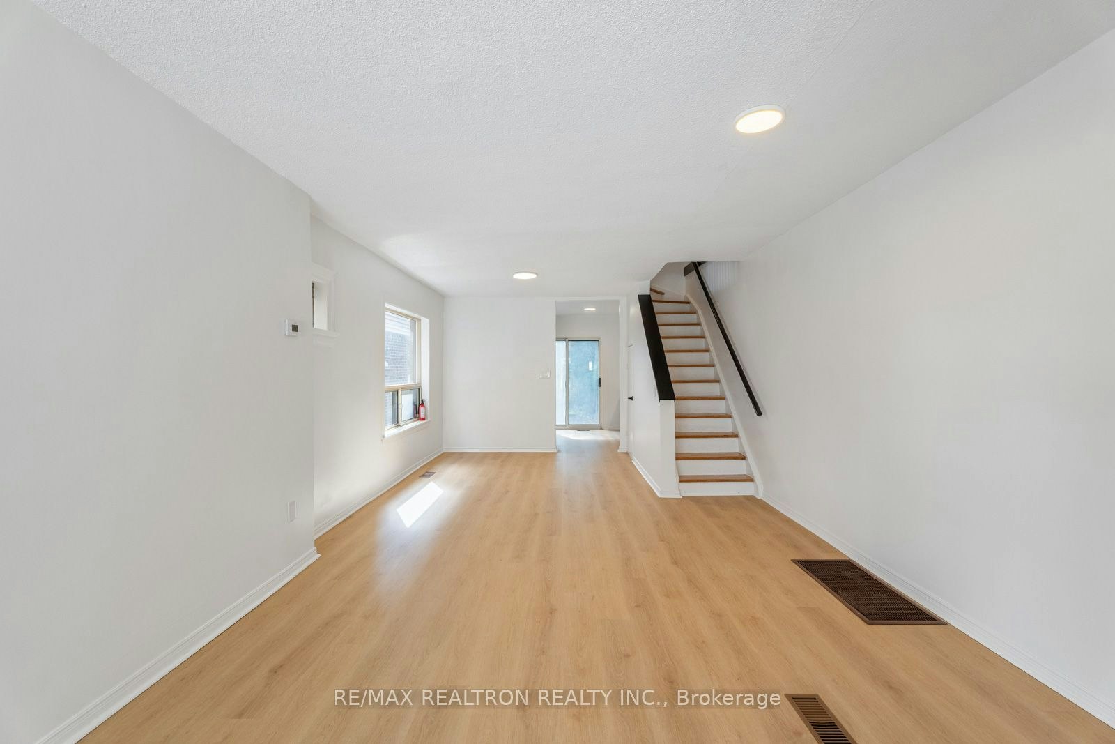 38 Henning Avenue, Toronto, ON, M4R 1X7 - 7