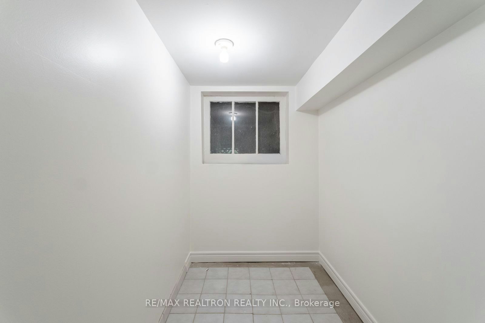38 Henning Avenue, Toronto, ON, M4R 1X7 - 30
