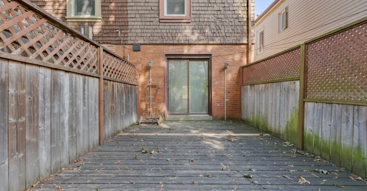 38 Henning Avenue, Toronto, ON, M4R 1X7 - 39