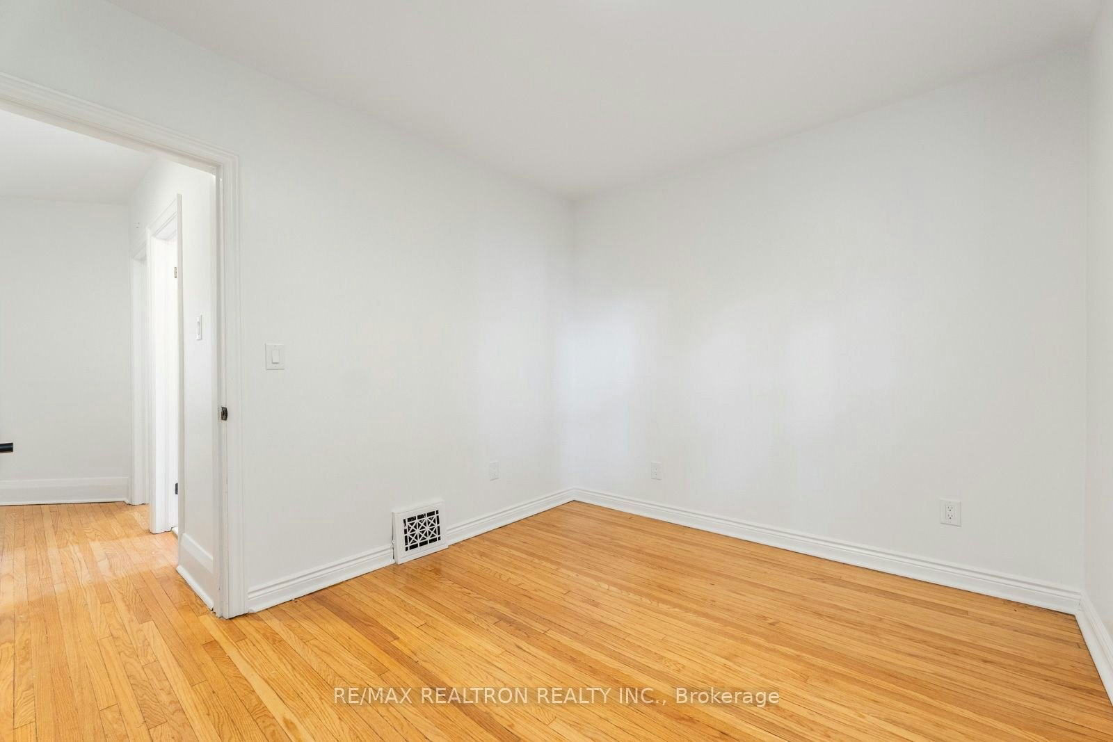 38 Henning Avenue, Toronto, ON, M4R 1X7 - 17