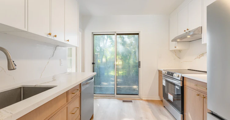 38 Henning Avenue, Toronto, ON, M4R 1X7 - 27