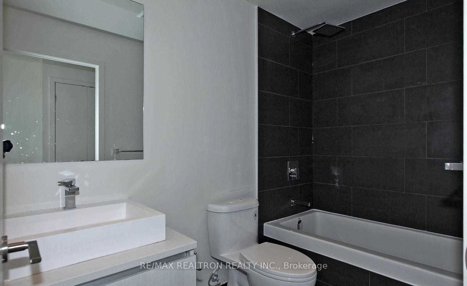 1602-111 Bathurst Street, Toronto, ON, M5V 0M9 - 12