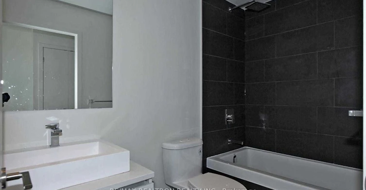 1602-111 Bathurst Street, Toronto, ON, M5V 0M9 - 12