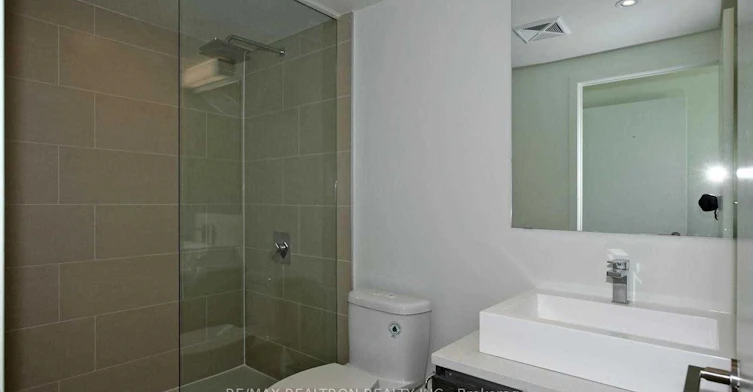 1602-111 Bathurst Street, Toronto, ON, M5V 0M9 - 9