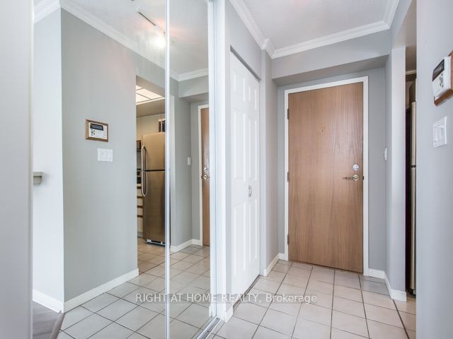 1110-5 Concorde Place, Toronto, ON, M3C 3M8 - 3
