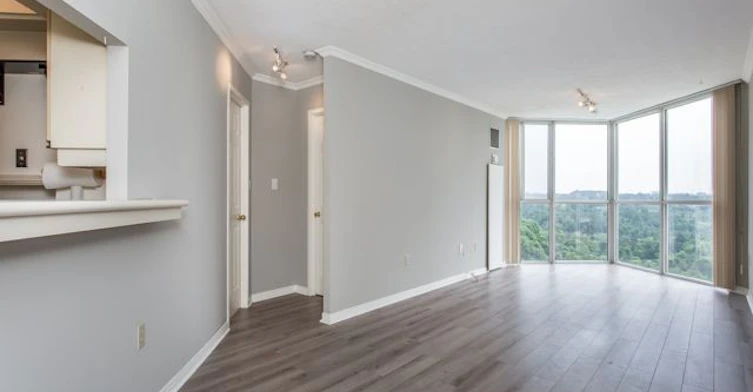 1110-5 Concorde Place, Toronto, ON, M3C 3M8 - 10