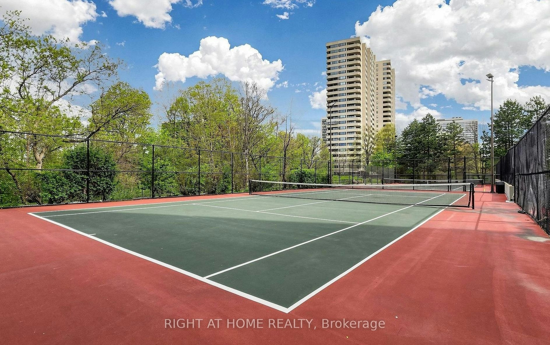 1110-5 Concorde Place, Toronto, ON, M3C 3M8 - 27