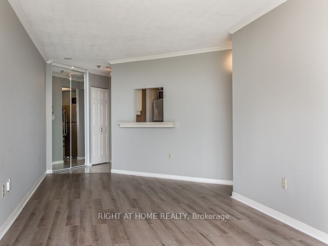 1110-5 Concorde Place, Toronto, ON, M3C 3M8 - 12
