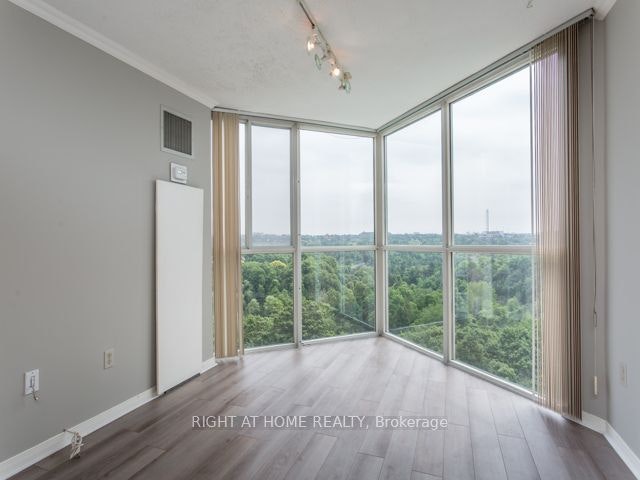 1110-5 Concorde Place, Toronto, ON, M3C 3M8 - 8