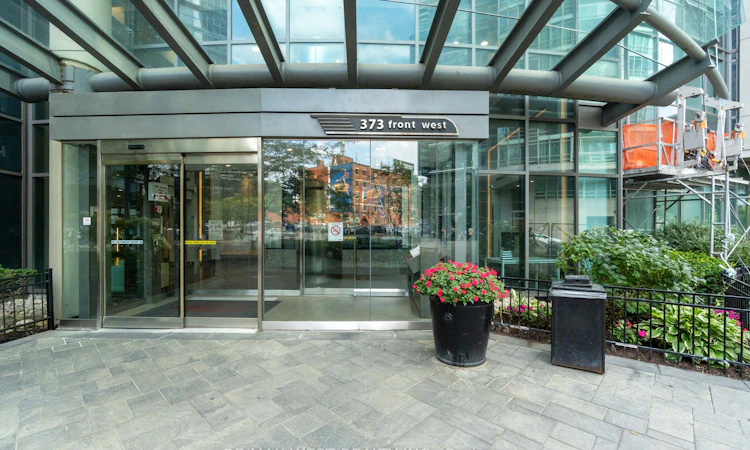 2509-373 Front Street W