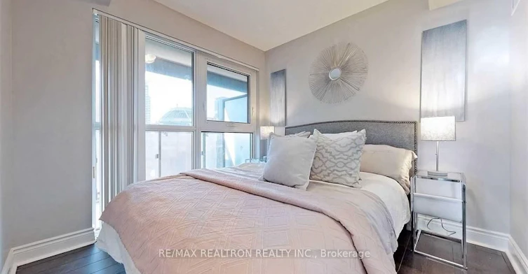 1411-28 Ted Rogers Way, Toronto, ON, M4Y 2W7 - 6