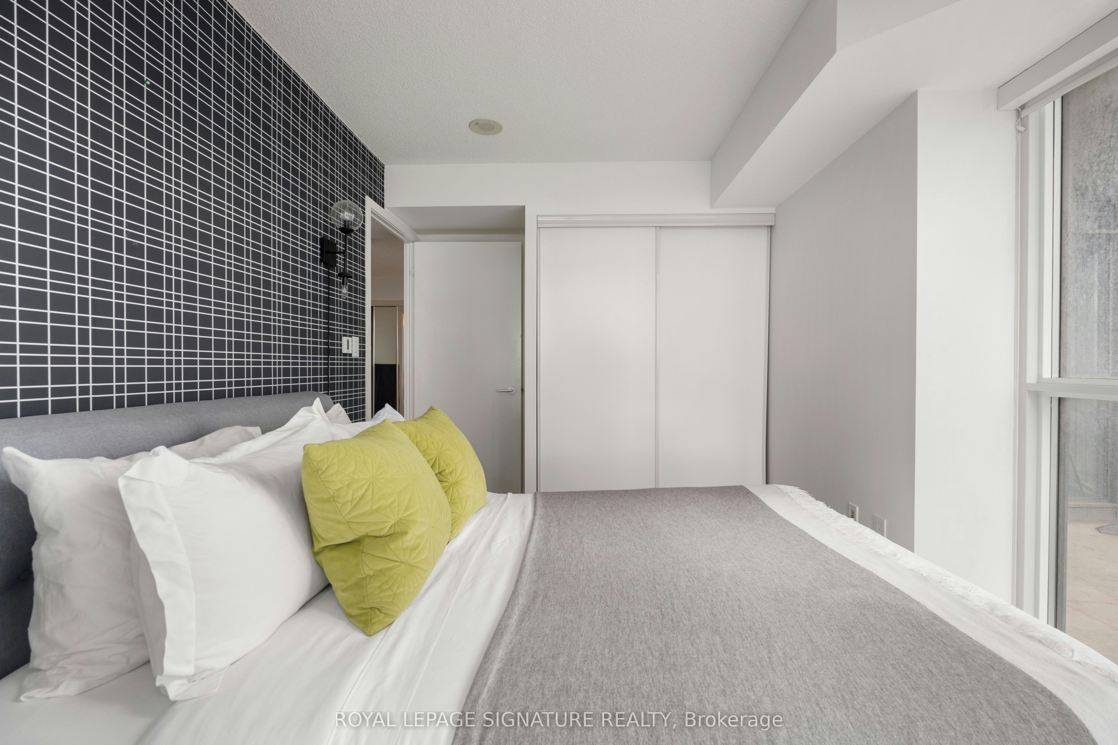 1209-21 Iceboat Terrace, Toronto, ON, M5V 4A9 - 17