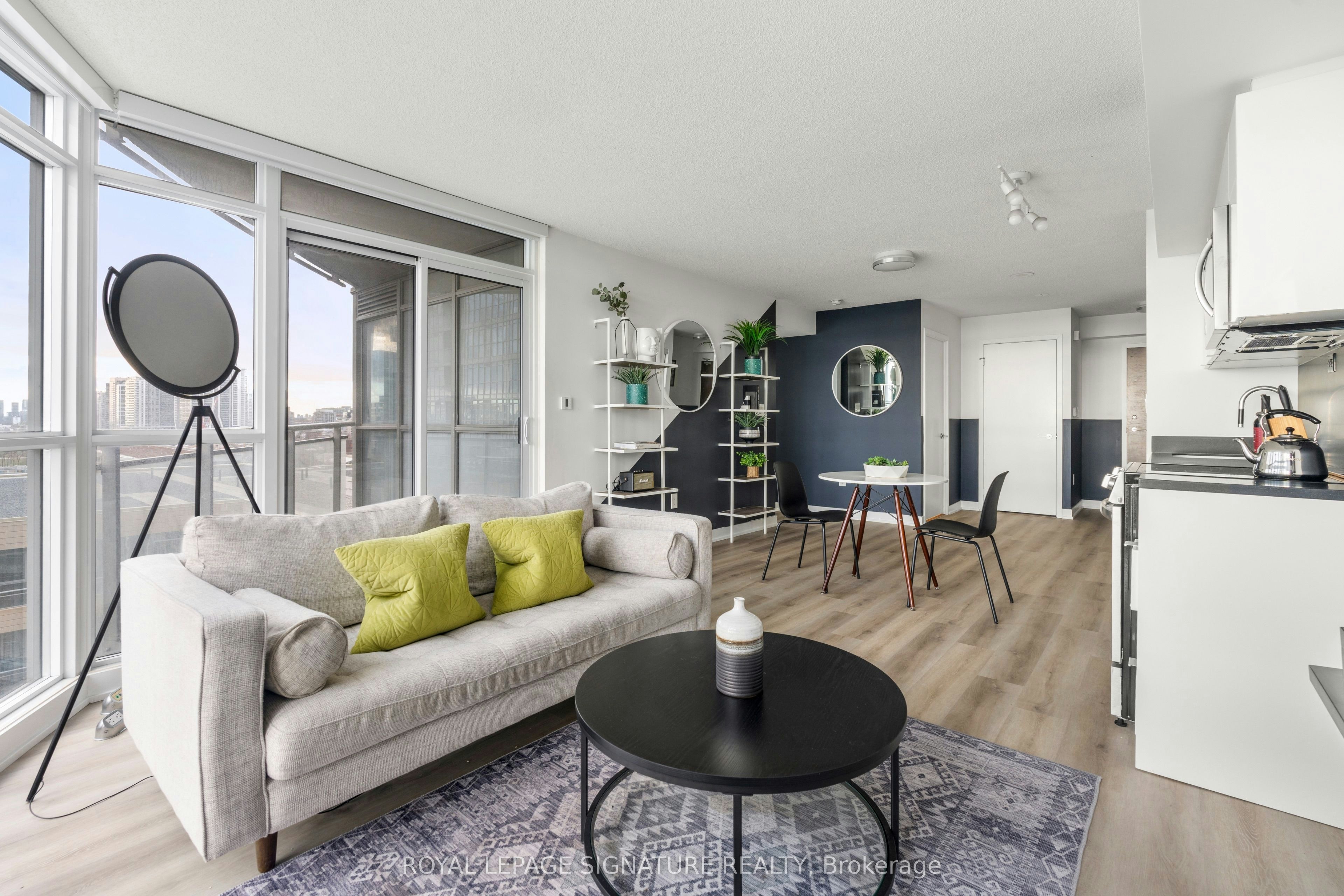 1209-21 Iceboat Terrace, Toronto, ON, M5V 4A9 - 2