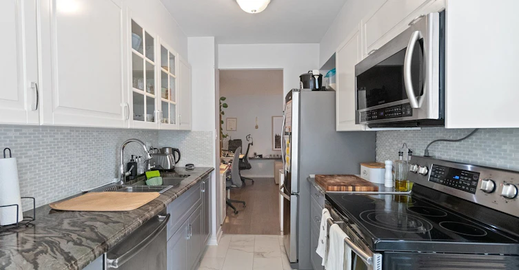1013-633 Bay Street, Toronto, ON, M5G 2G4 - 12