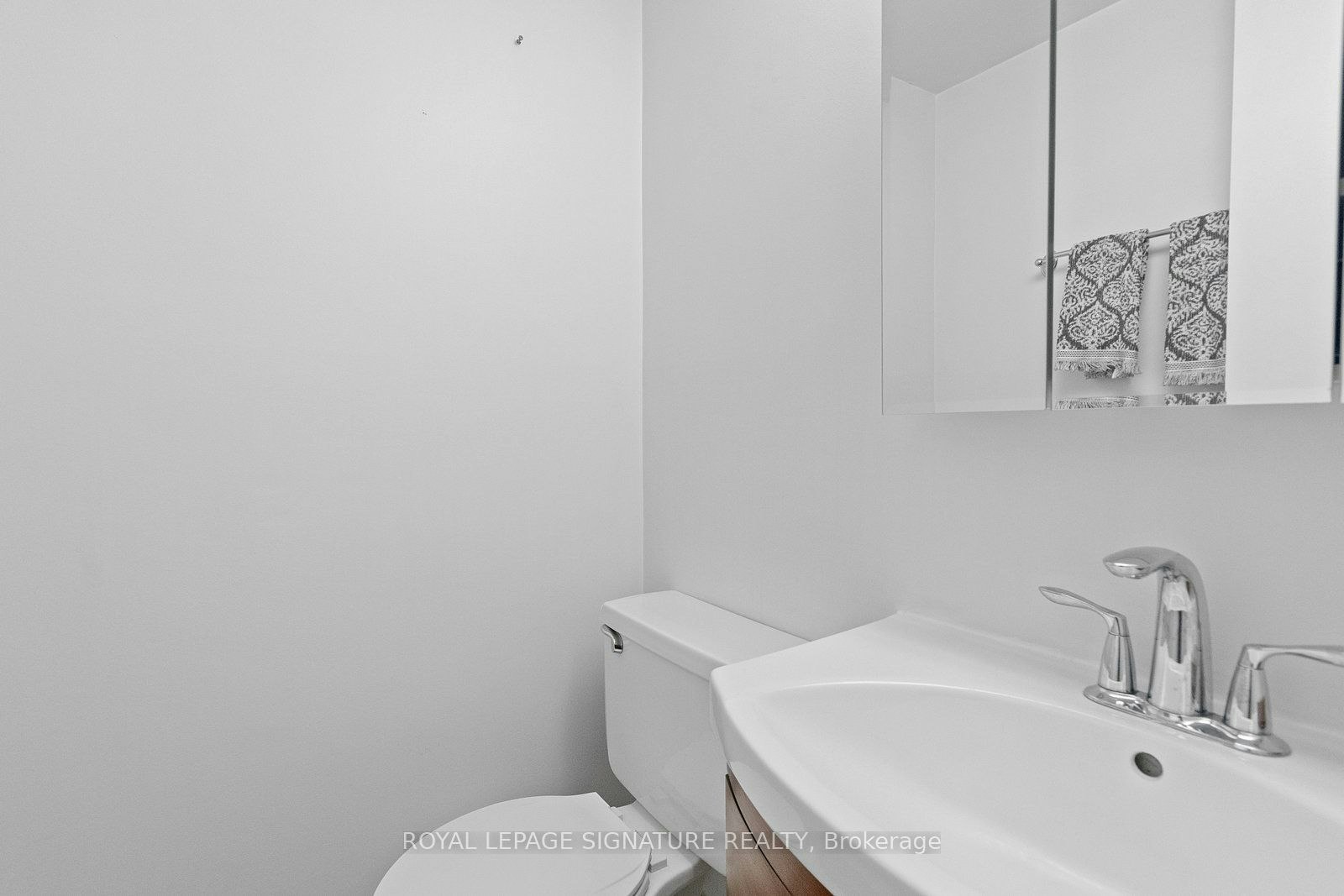 1013-633 Bay Street, Toronto, ON, M5G 2G4 - 18