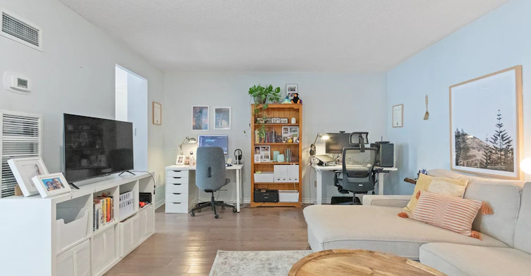 1013-633 Bay Street, Toronto, ON, M5G 2G4 - 2