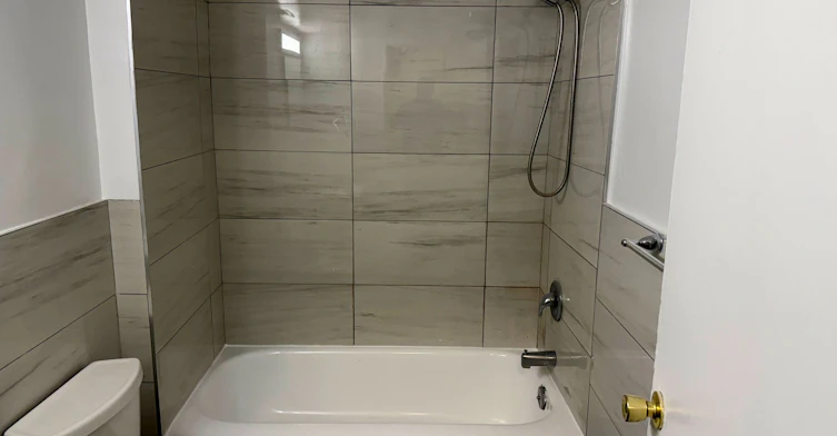 B1-1582 Bathurst Street, Toronto, ON, M5P 3H3 - 4