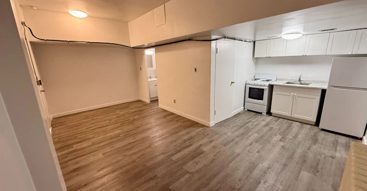 B1-1582 Bathurst Street, Toronto, ON, M5P 3H3 - 5