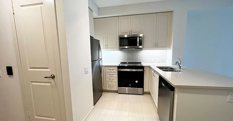 802-4955 Yonge Street, Toronto, ON, M2N 0L8 - 10