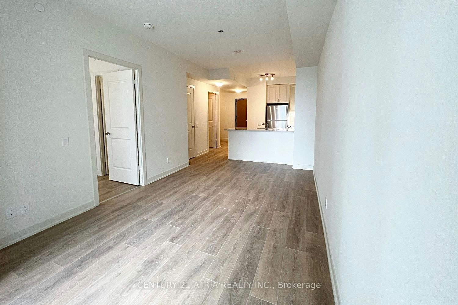 802-4955 Yonge Street, Toronto, ON, M2N 0L8 - 2