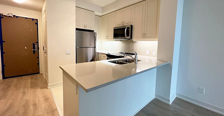802-4955 Yonge Street, Toronto, ON, M2N 0L8