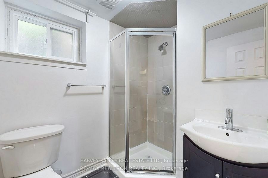 Lower-142 Combe Avenue, Toronto, ON, M3H 4K1 - 12
