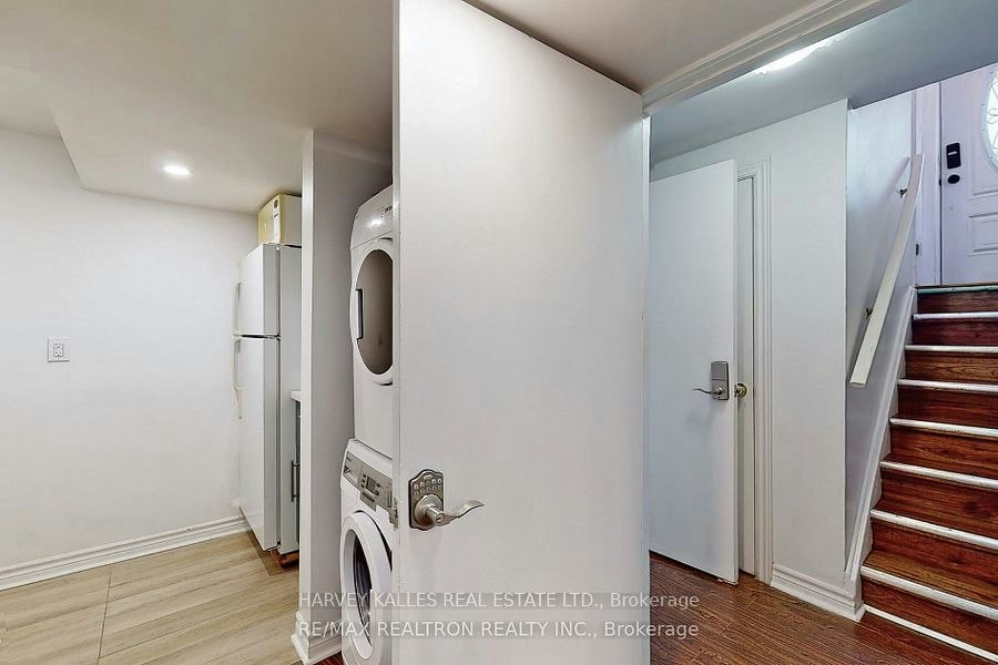 Lower-142 Combe Avenue, Toronto, ON, M3H 4K1 - 2