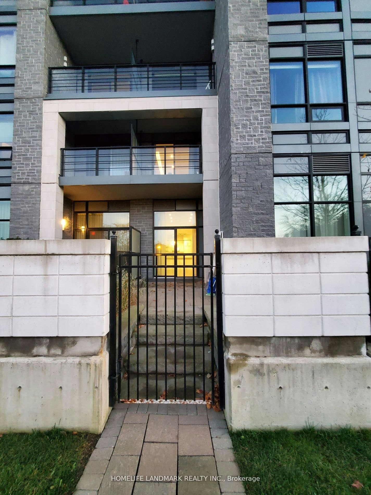 116-21 Clairtrell Road, Toronto, ON, M2N 0G8