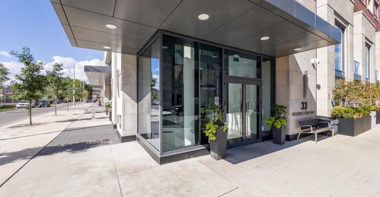 1307-33 Frederick Todd Way E, Toronto, ON, M4G 0C9 - 2