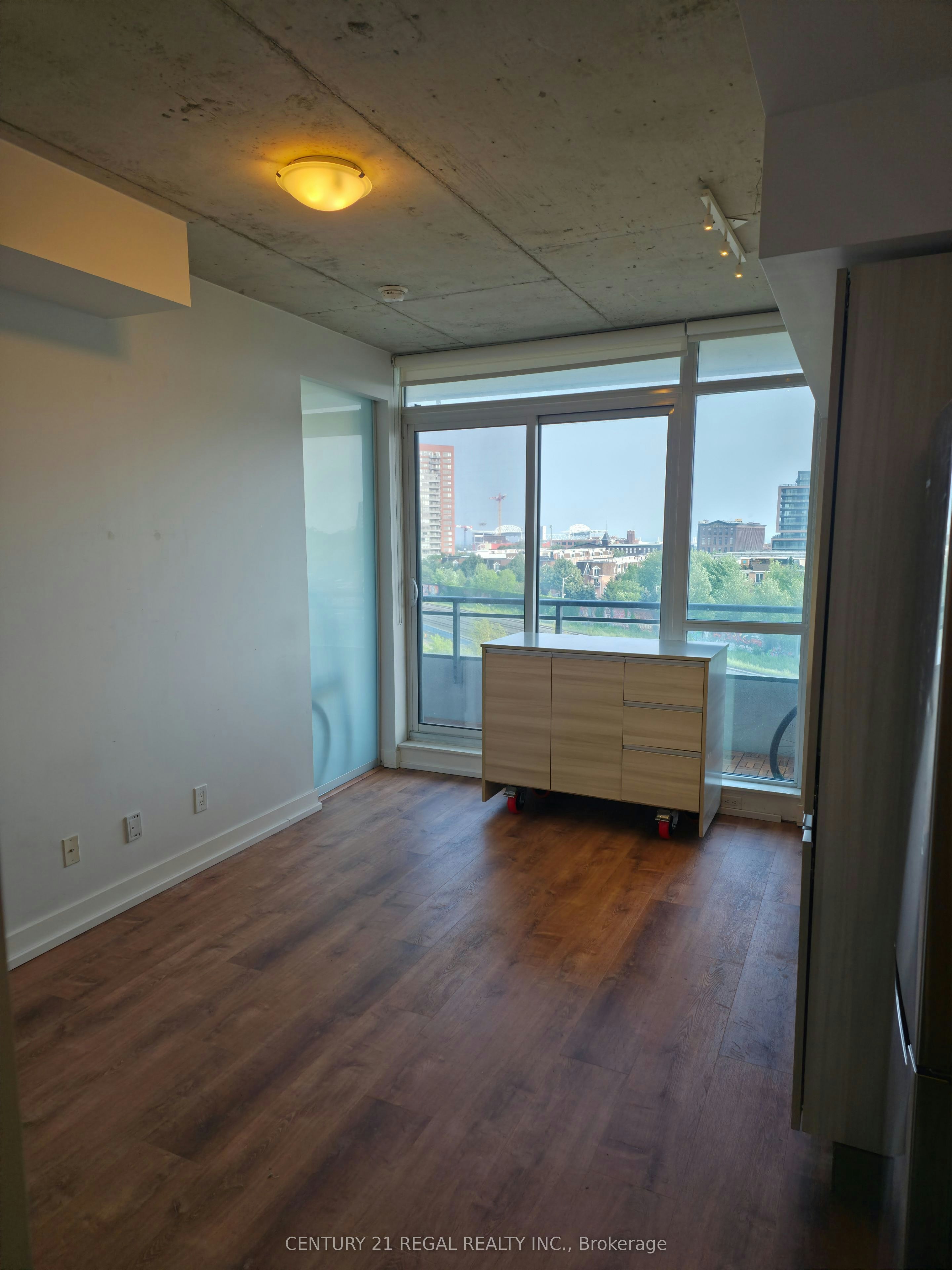 705-20 Minowan Miikan Lane, Toronto, ON, M6J 1M4 - 7