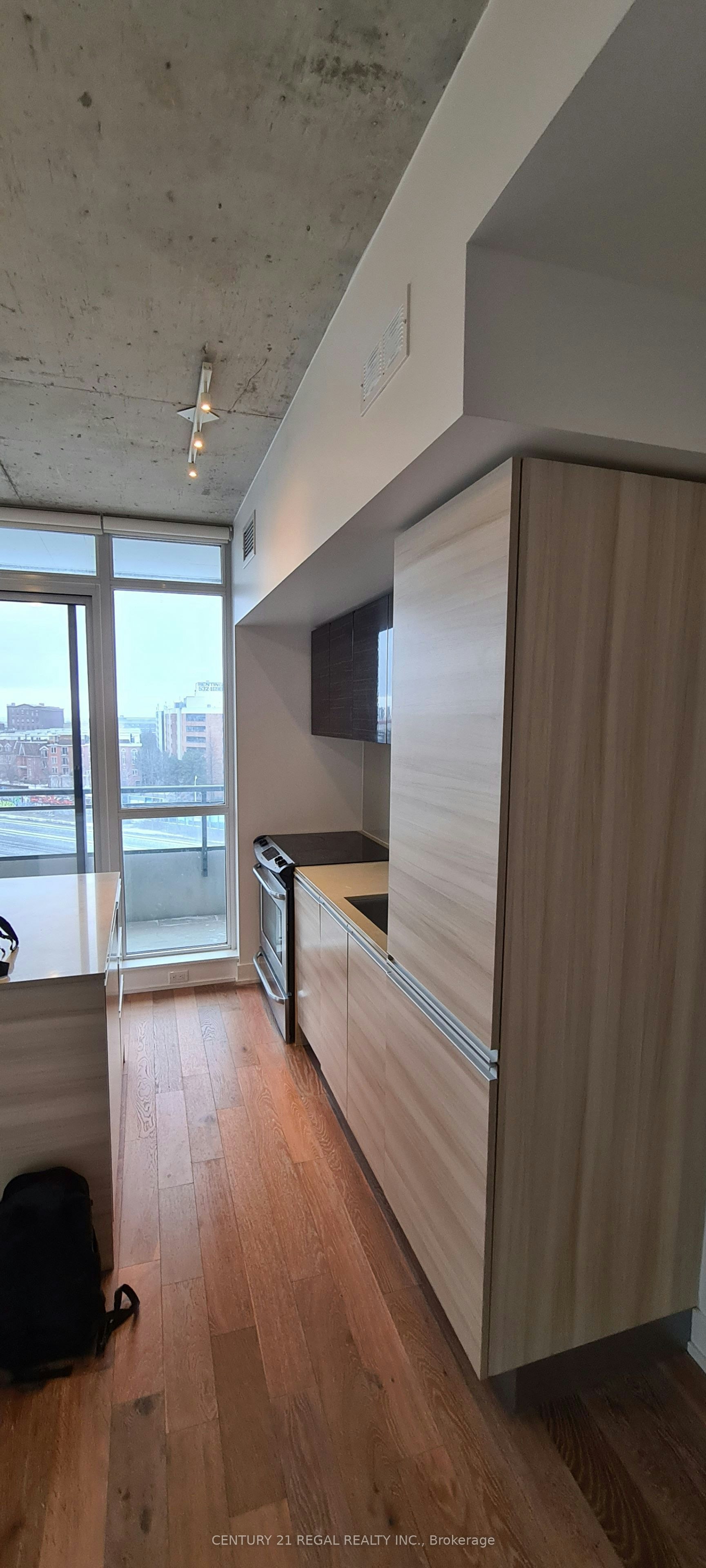 705-20 Minowan Miikan Lane, Toronto, ON, M6J 1M4 - 15