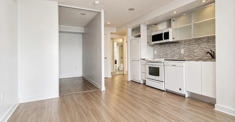 2116-25 Telegram Mews, Toronto, ON, M5V 3Z1 - 2