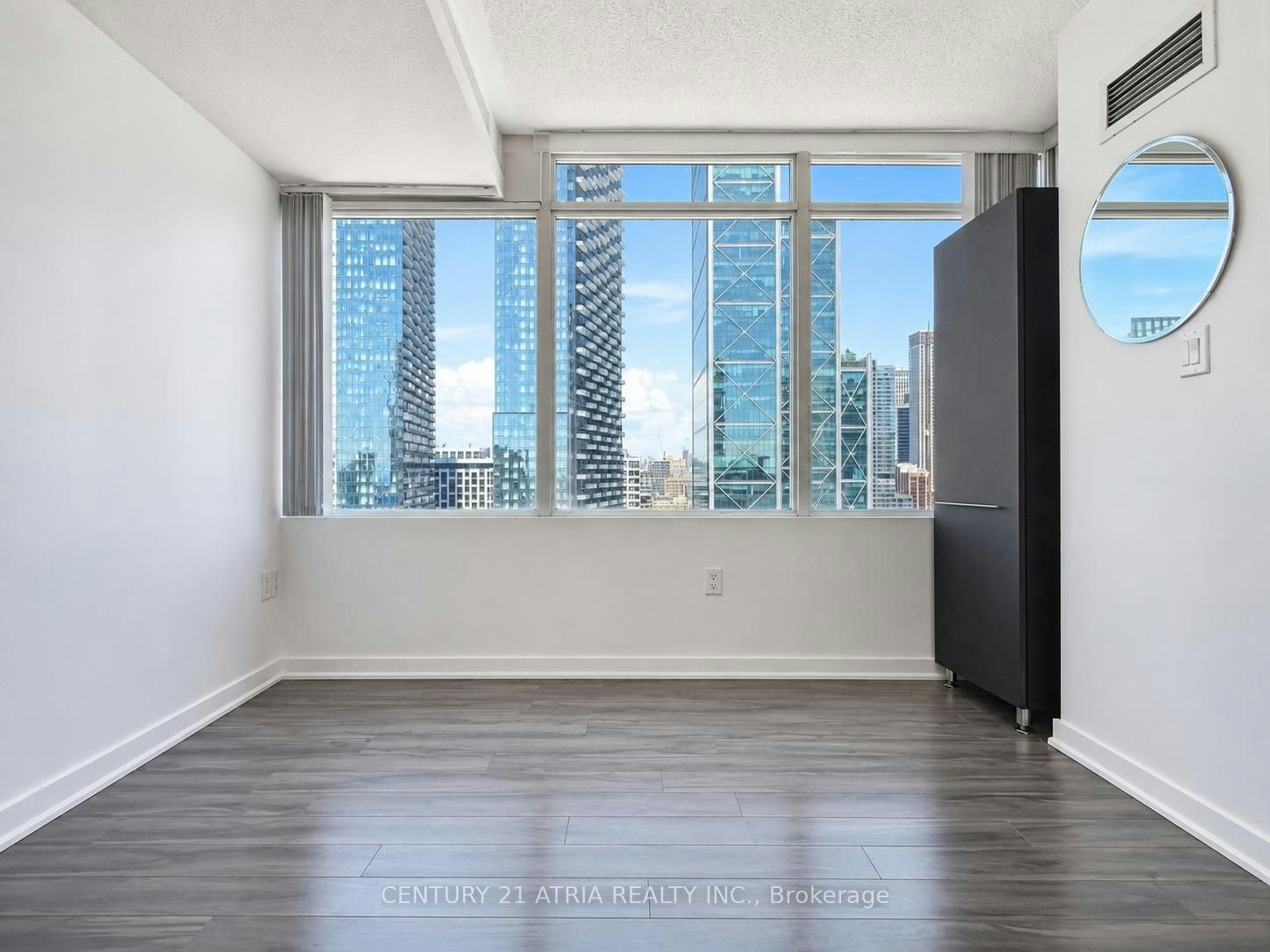 2116-25 Telegram Mews, Toronto, ON, M5V 3Z1 - 3