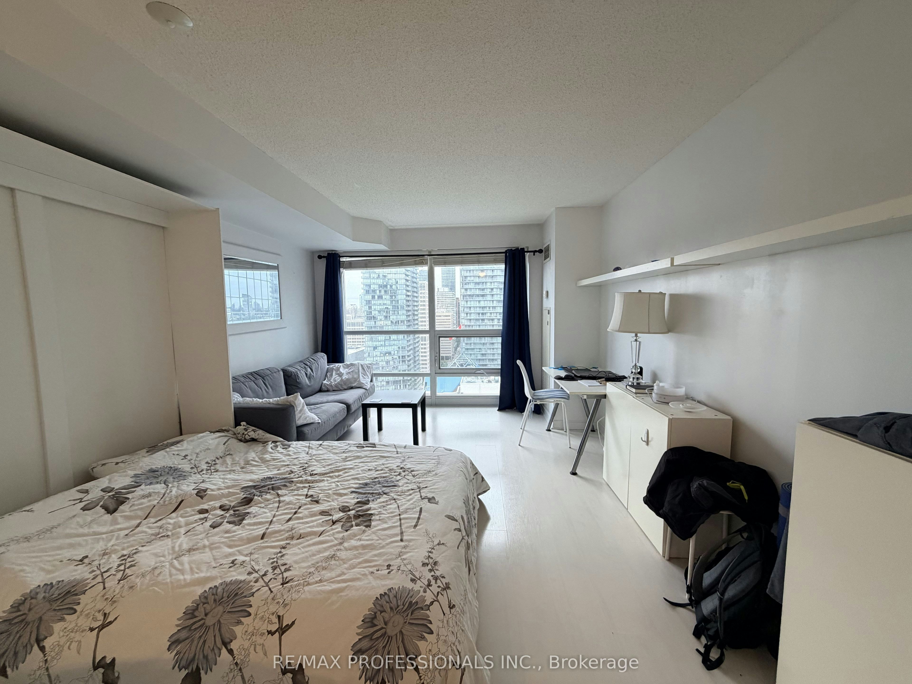 3015-763 Bay Street, Toronto, ON, M5G 2R3 - 2