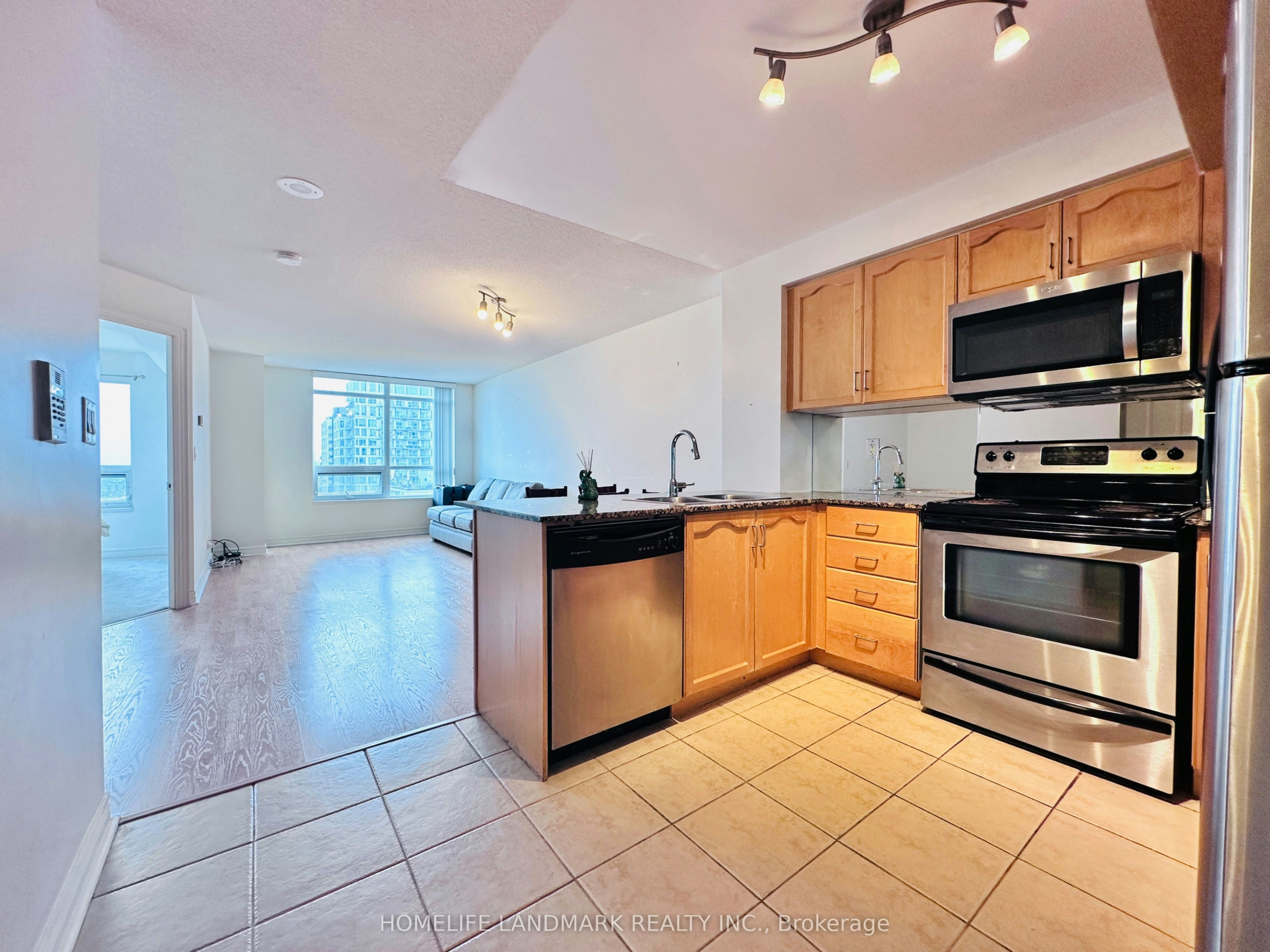 1802-212 Eglinton Avenue E, Toronto, ON, M4P 0A3 - 3