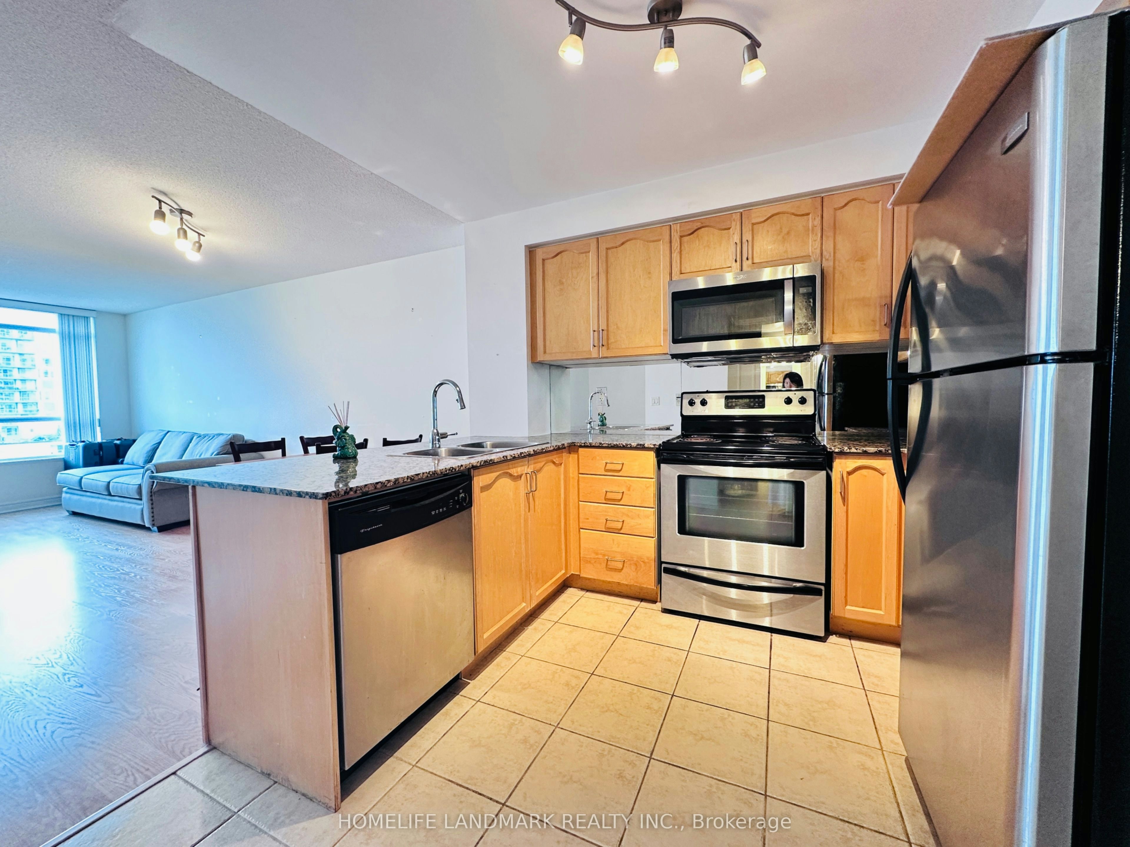 1802-212 Eglinton Avenue E, Toronto, ON, M4P 0A3 - 4