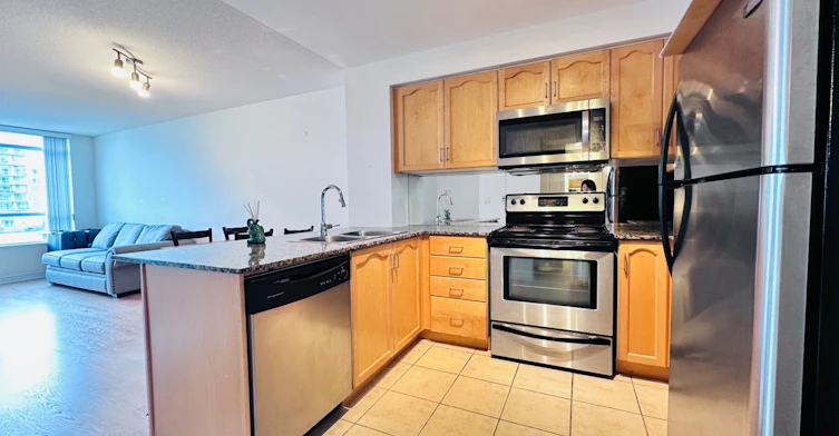 1802-212 Eglinton Avenue E, Toronto, ON, M4P 0A3 - 4
