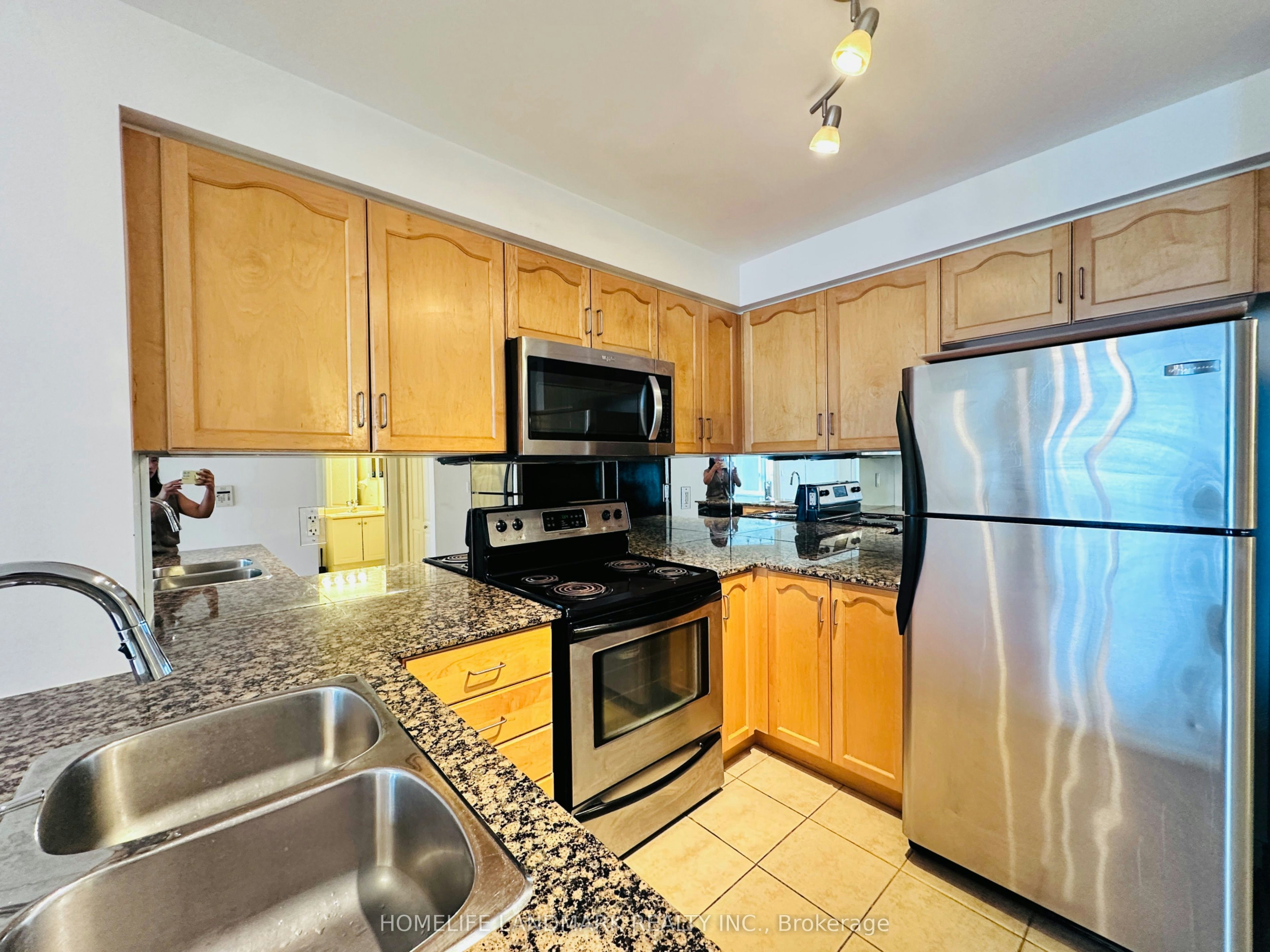 1802-212 Eglinton Avenue E, Toronto, ON, M4P 0A3 - 8