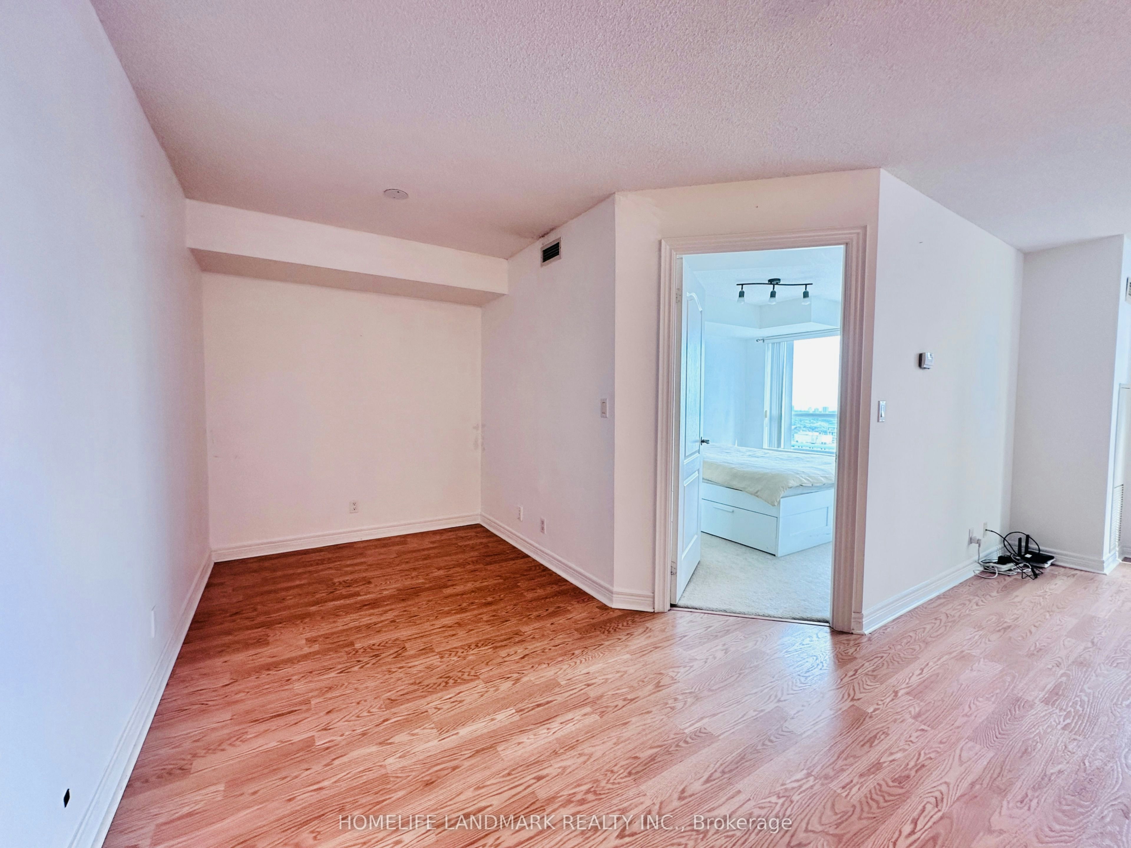 1802-212 Eglinton Avenue E, Toronto, ON, M4P 0A3 - 18