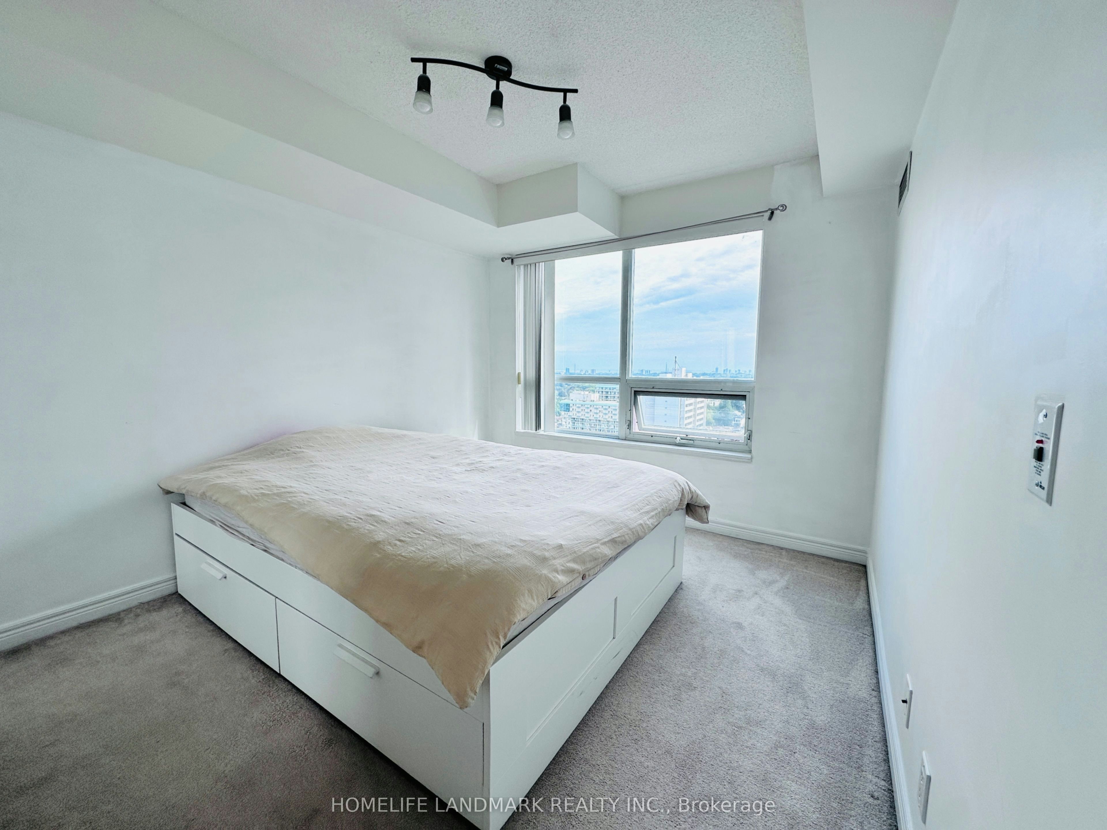 1802-212 Eglinton Avenue E, Toronto, ON, M4P 0A3 - 14
