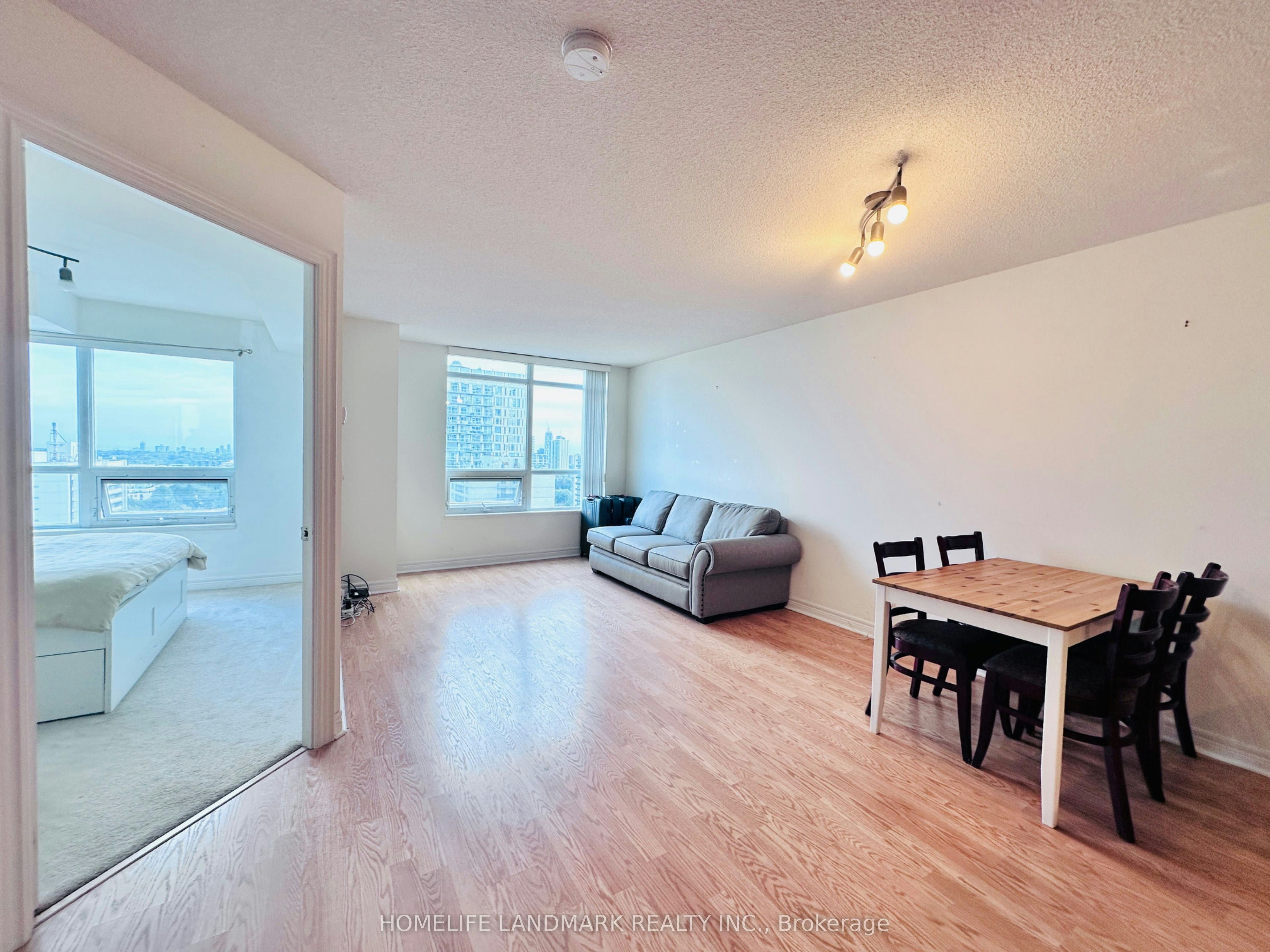 1802-212 Eglinton Avenue E, Toronto, ON, M4P 0A3