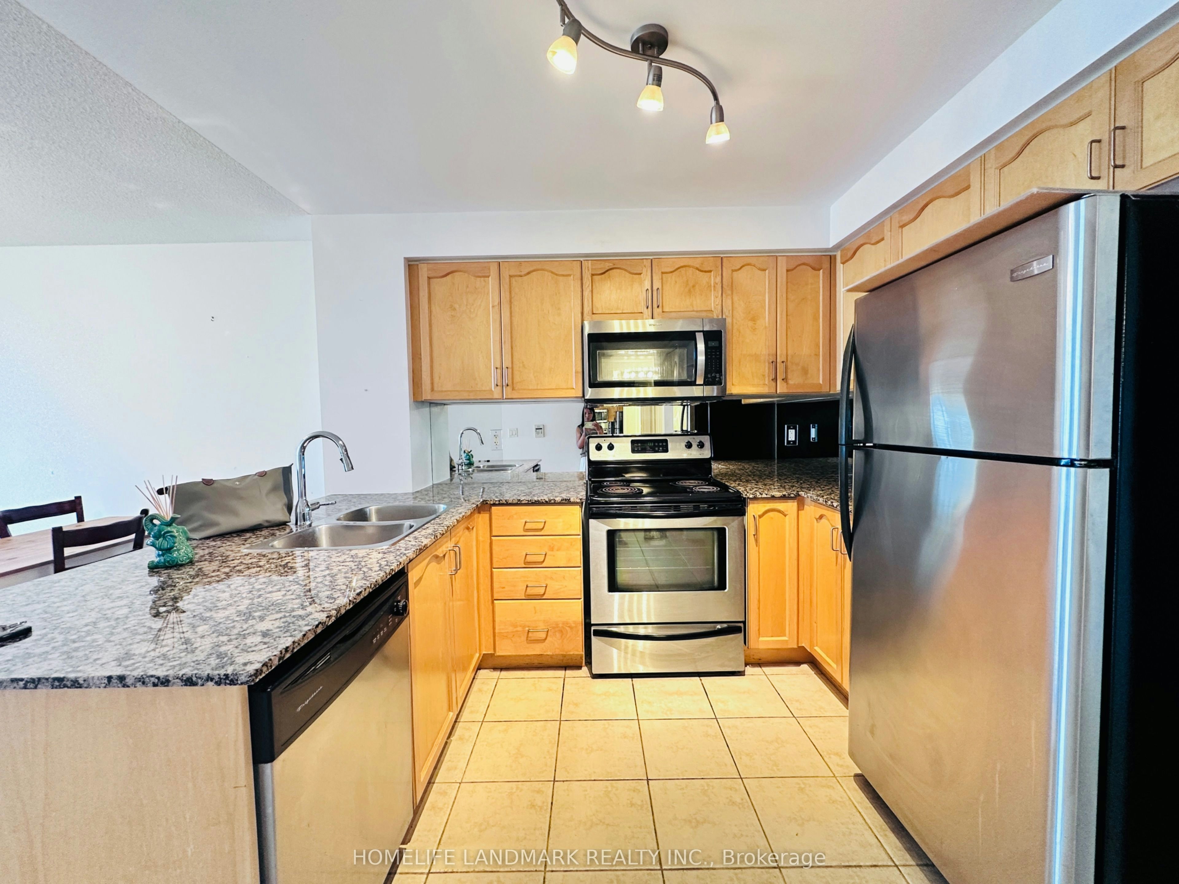 1802-212 Eglinton Avenue E, Toronto, ON, M4P 0A3 - 7