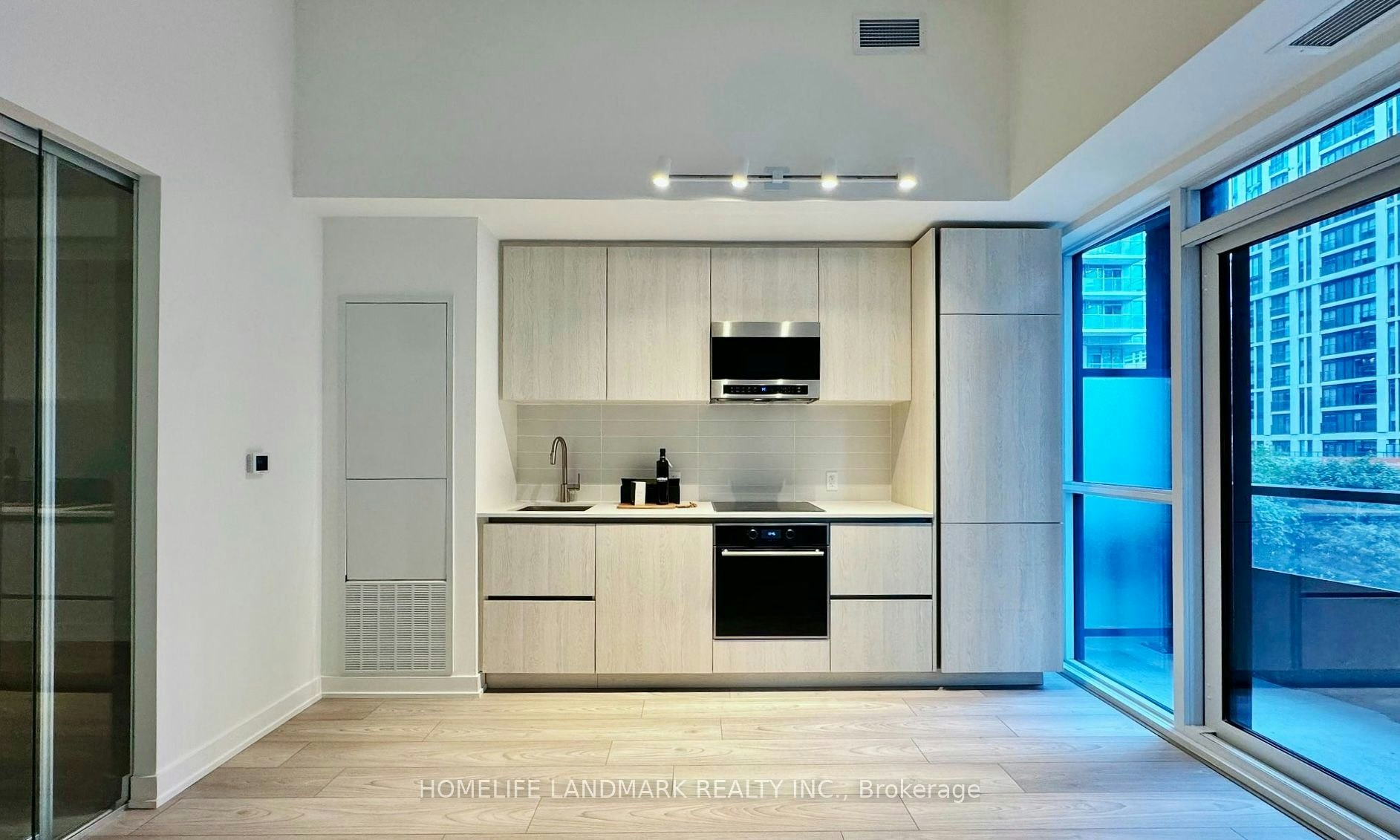 404 S-110 Broadway Avenue, Toronto, ON, M4P 1V7 - 17