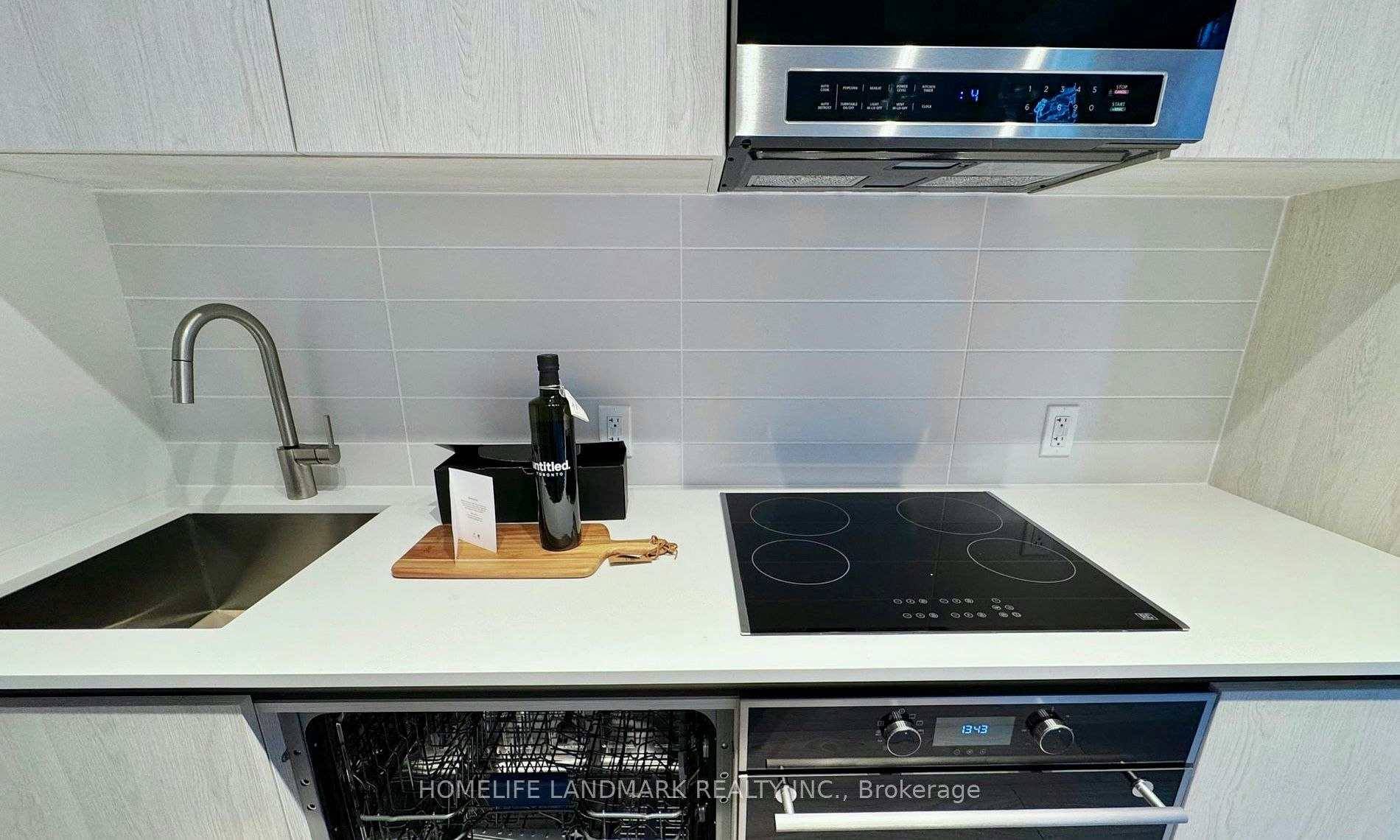 404 S-110 Broadway Avenue, Toronto, ON, M4P 1V7 - 18
