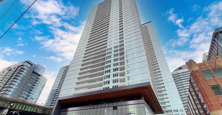610-19 Bathurst Street, Toronto, ON, M5V 0N2